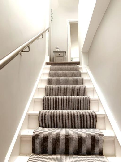 A Beautiful And Stylish 2 Bed Flat Close To Beach بورنماوث المظهر الخارجي الصورة